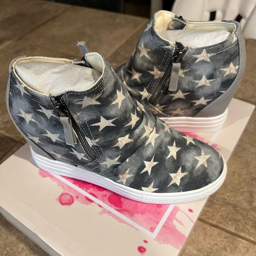 Brand new Not Rated Denim and Stars wedge shoes